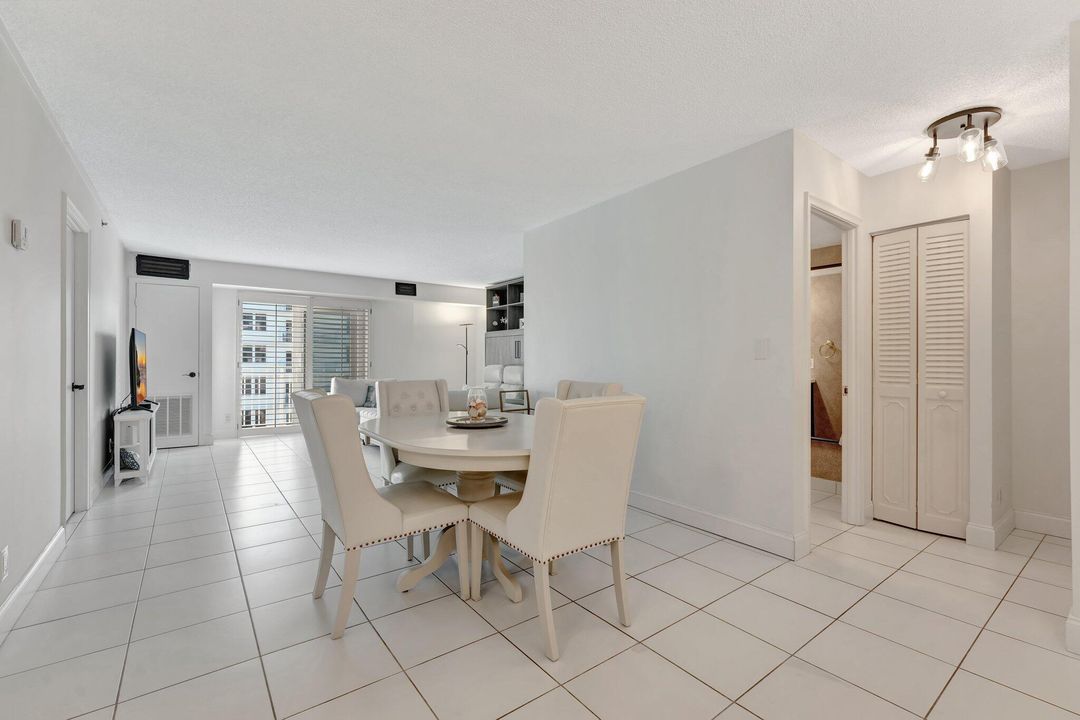 For Sale: $460,000 (1 beds, 1 baths, 900 Square Feet)