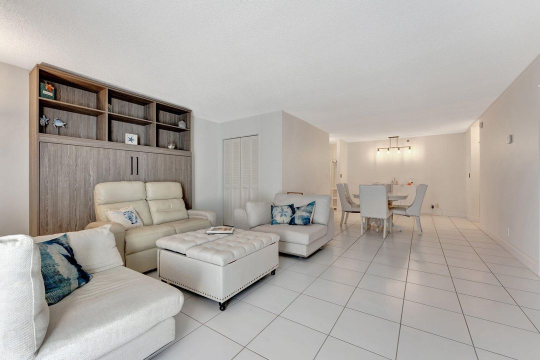 For Sale: $460,000 (1 beds, 1 baths, 900 Square Feet)