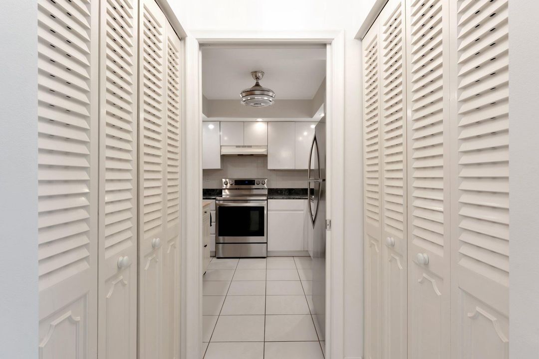 For Sale: $460,000 (1 beds, 1 baths, 900 Square Feet)