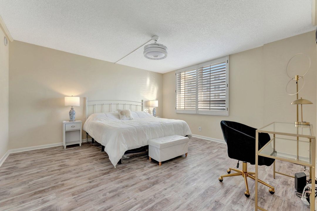 For Sale: $460,000 (1 beds, 1 baths, 900 Square Feet)