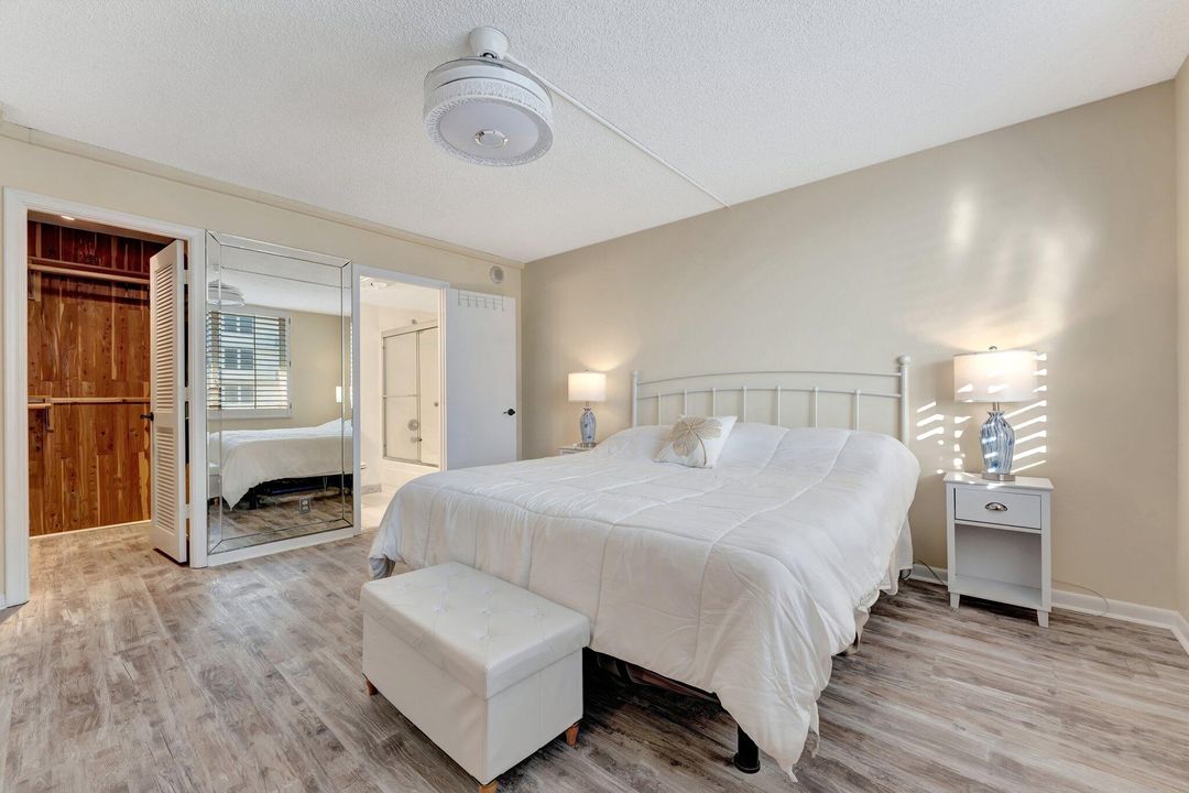 For Sale: $460,000 (1 beds, 1 baths, 900 Square Feet)