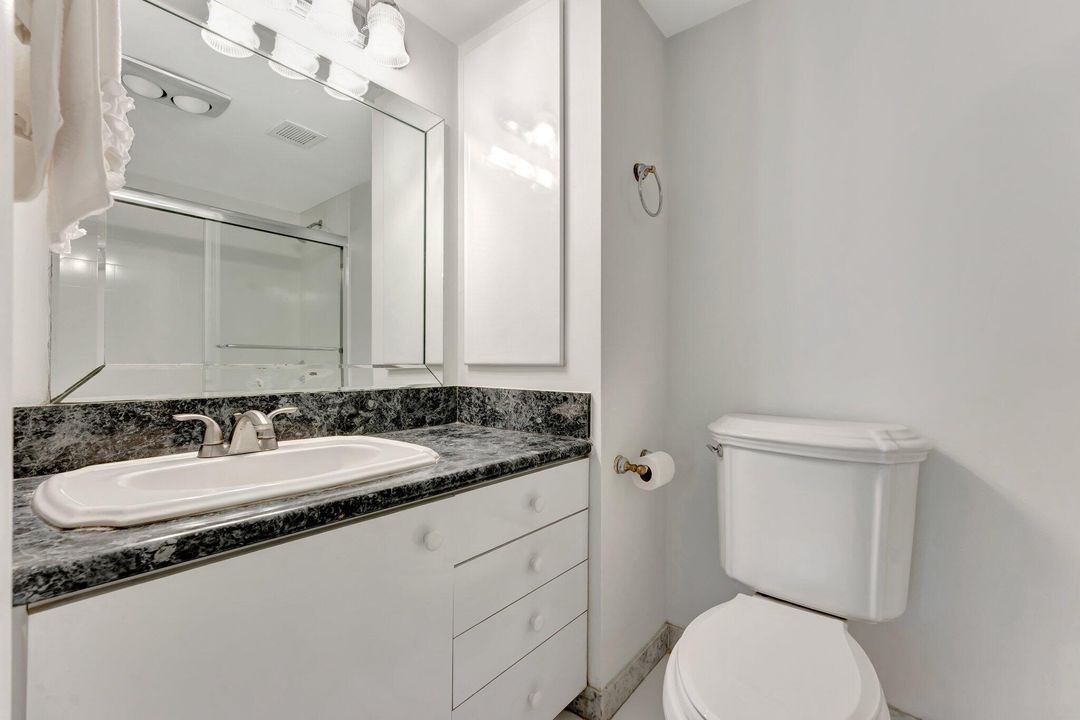 For Sale: $460,000 (1 beds, 1 baths, 900 Square Feet)