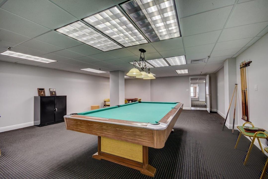 For Sale: $460,000 (1 beds, 1 baths, 900 Square Feet)