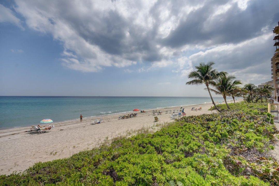 For Sale: $460,000 (1 beds, 1 baths, 900 Square Feet)