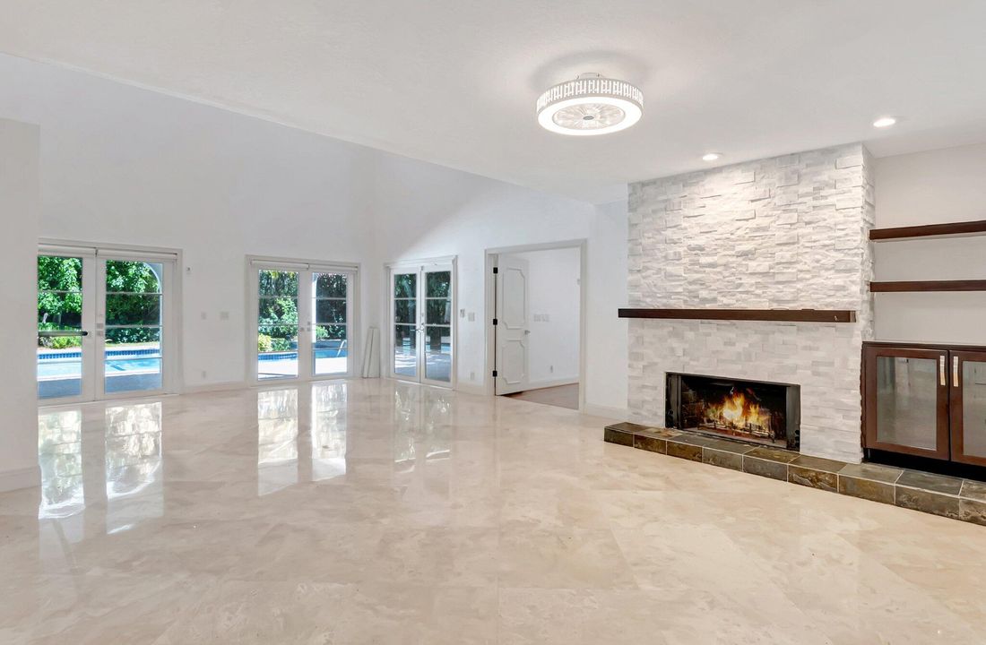 待售: $2,100,000 (6 贝兹, 6 浴室, 5958 平方英尺)