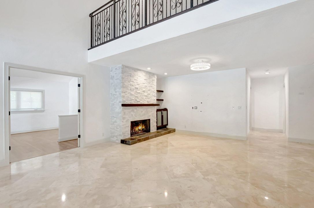 待售: $2,100,000 (6 贝兹, 6 浴室, 5958 平方英尺)