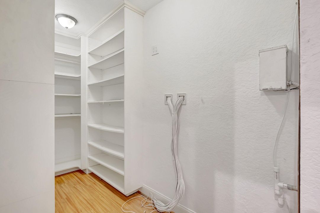 待售: $2,100,000 (6 贝兹, 6 浴室, 5958 平方英尺)