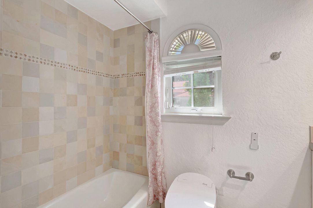 待售: $2,100,000 (6 贝兹, 6 浴室, 5958 平方英尺)