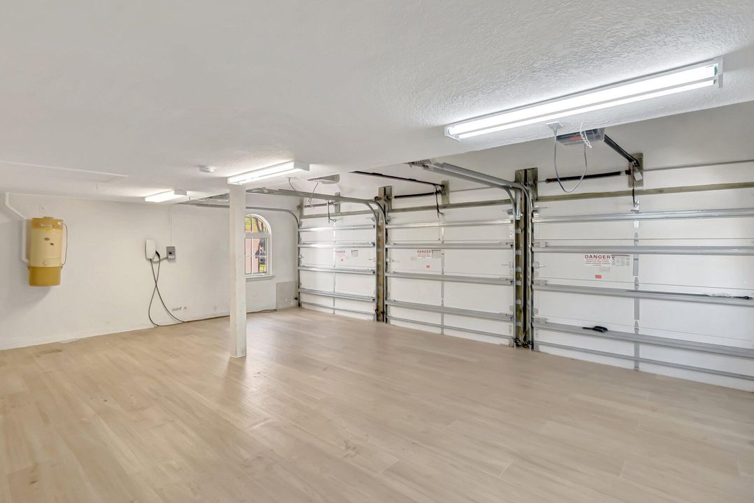 待售: $2,100,000 (6 贝兹, 6 浴室, 5958 平方英尺)