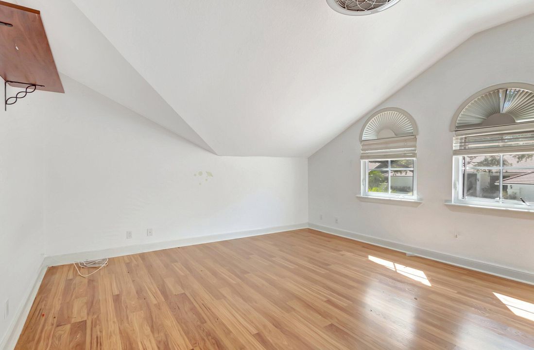 待售: $2,100,000 (6 贝兹, 6 浴室, 5958 平方英尺)