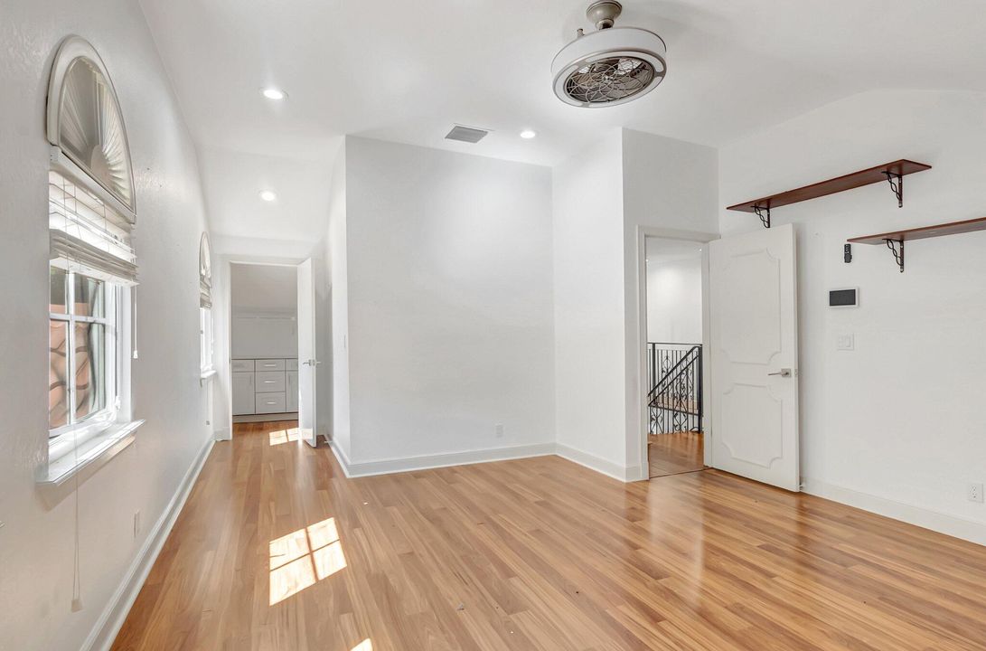 待售: $2,100,000 (6 贝兹, 6 浴室, 5958 平方英尺)