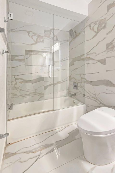 待售: $2,100,000 (6 贝兹, 6 浴室, 5958 平方英尺)