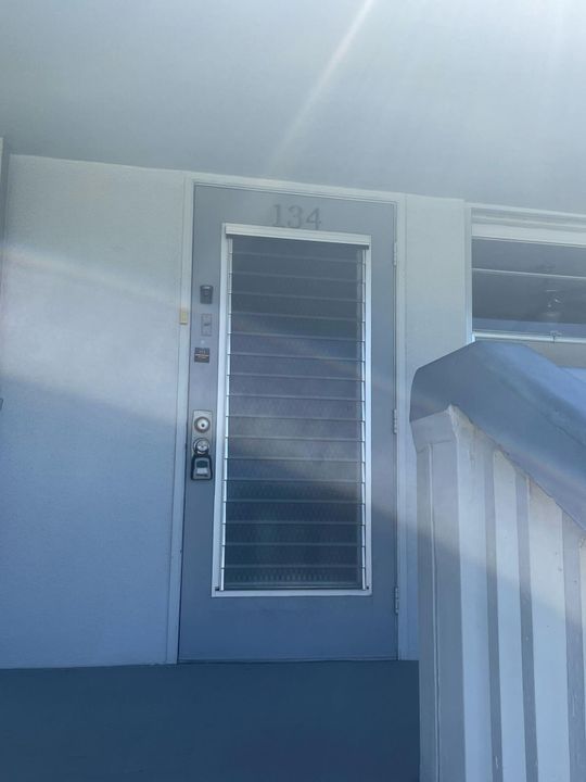 待售: $70,000 (1 贝兹, 1 浴室, 700 平方英尺)