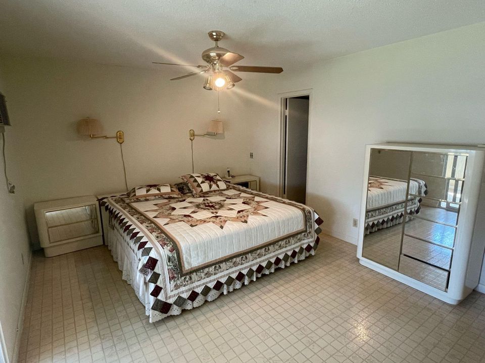 待售: $70,000 (1 贝兹, 1 浴室, 700 平方英尺)