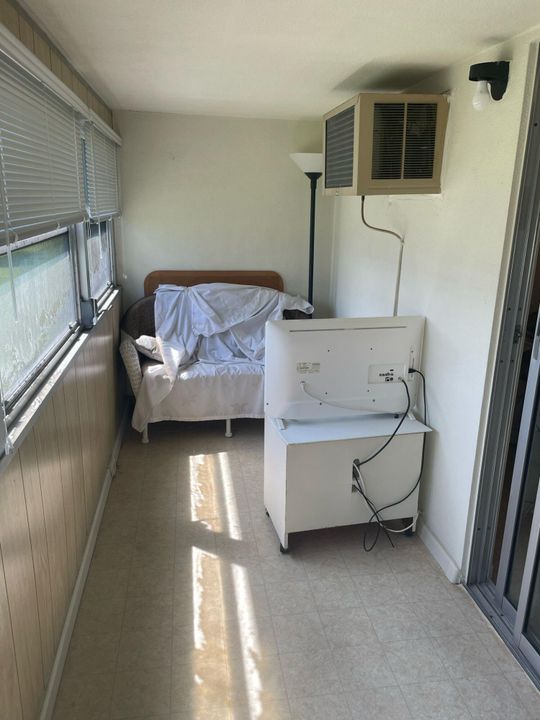 待售: $70,000 (1 贝兹, 1 浴室, 700 平方英尺)