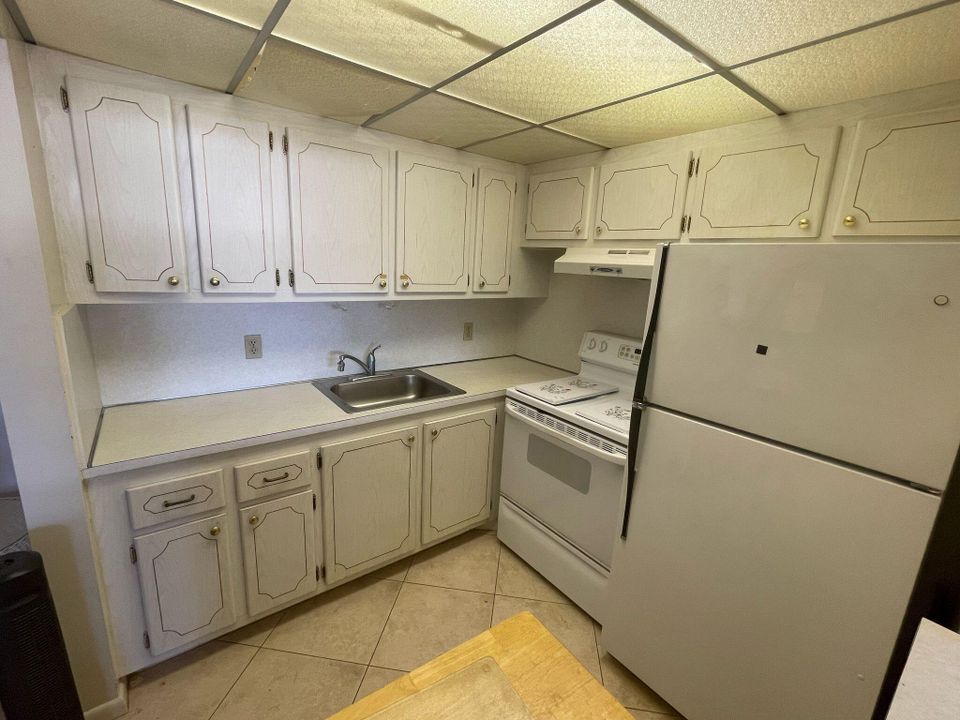 待售: $70,000 (1 贝兹, 1 浴室, 700 平方英尺)