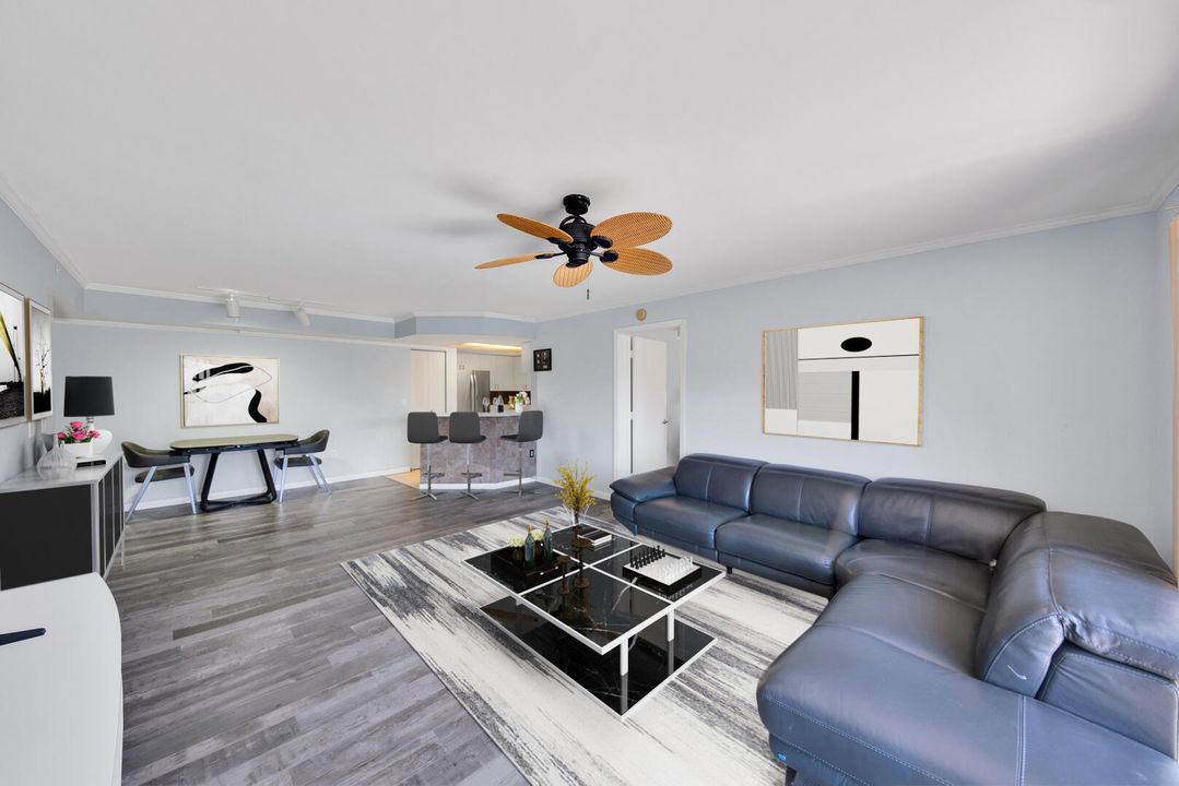 合同活跃: $299,500 (2 贝兹, 2 浴室, 1075 平方英尺)