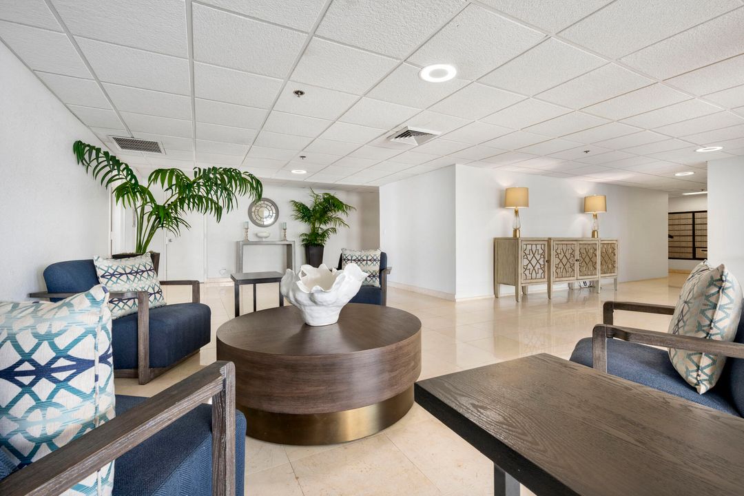 For Sale: $499,000 (2 beds, 2 baths, 1100 Square Feet)