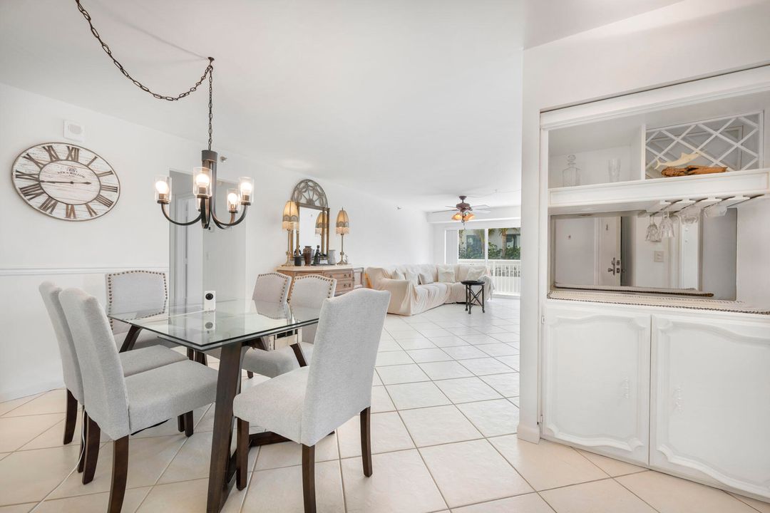 For Sale: $499,000 (2 beds, 2 baths, 1100 Square Feet)