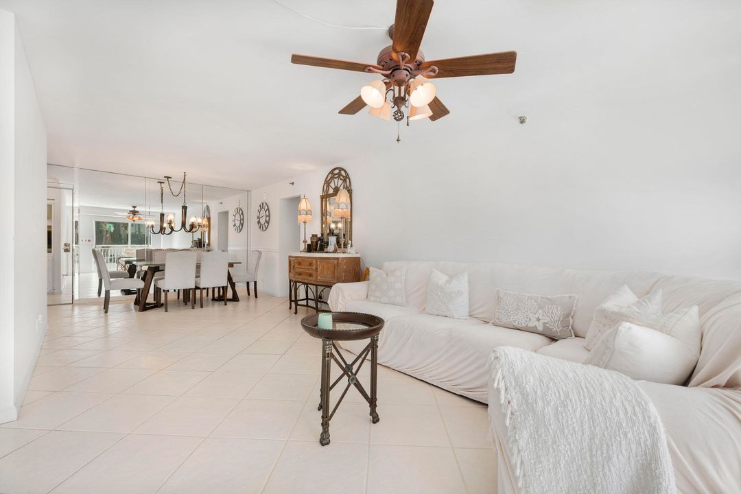 For Sale: $499,000 (2 beds, 2 baths, 1100 Square Feet)