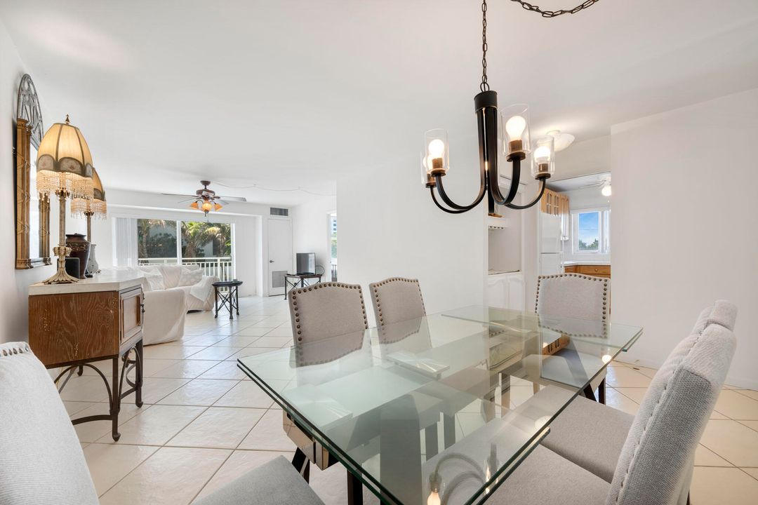 For Sale: $499,000 (2 beds, 2 baths, 1100 Square Feet)