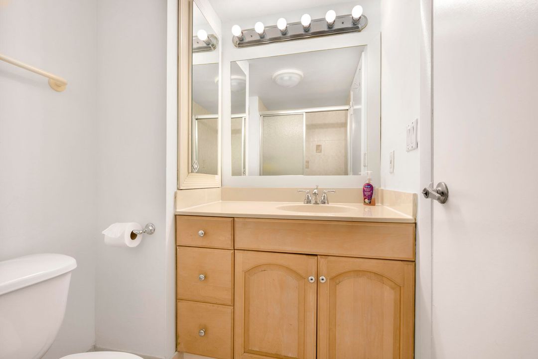 For Sale: $499,000 (2 beds, 2 baths, 1100 Square Feet)