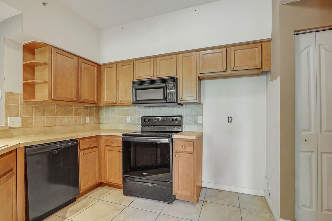 Vendido Recientemente: $235,000 (1 camas, 1 baños, 884 Pies cuadrados)