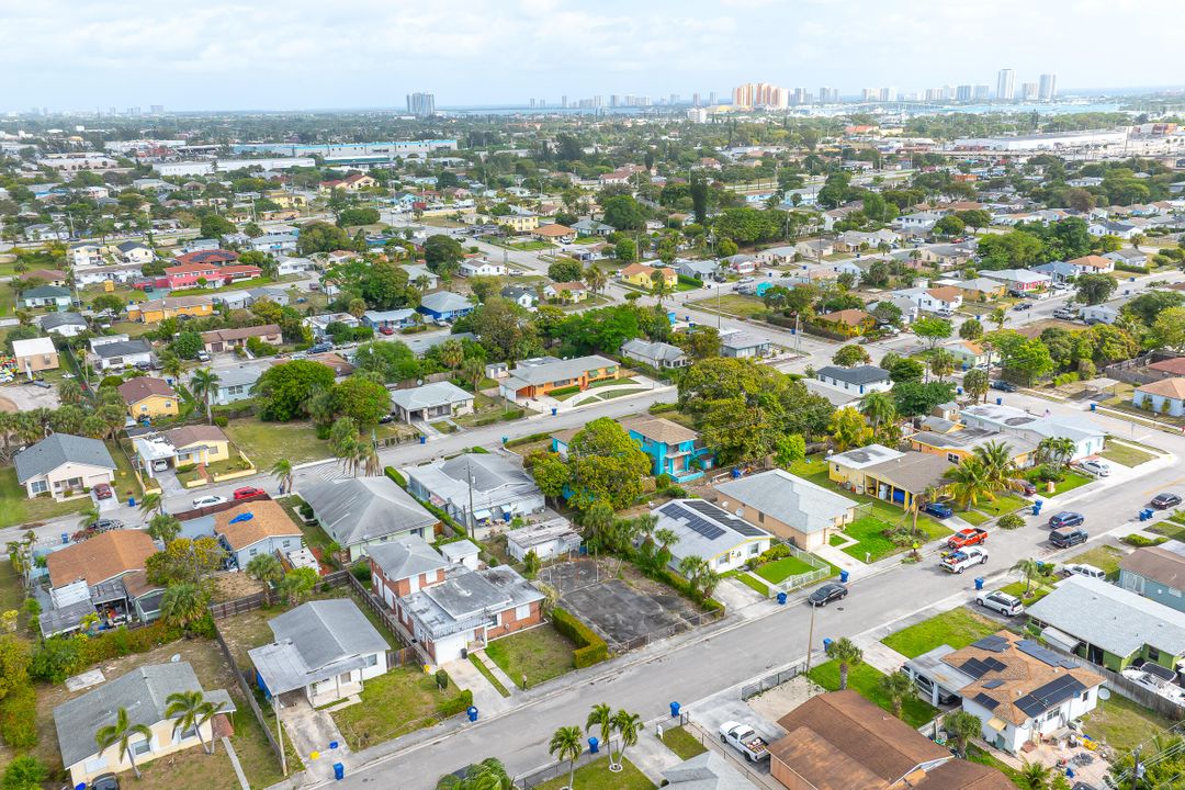 Active With Contract: $100,000 (0 beds, 0 baths, 0 Square Feet)