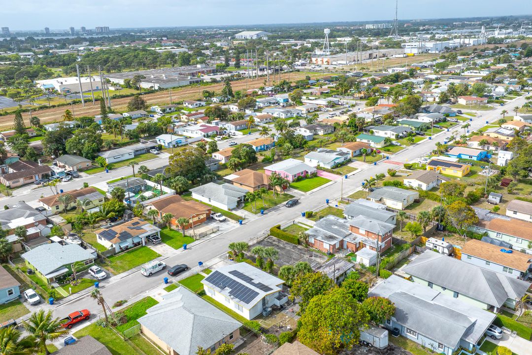 Active With Contract: $100,000 (0 beds, 0 baths, 0 Square Feet)