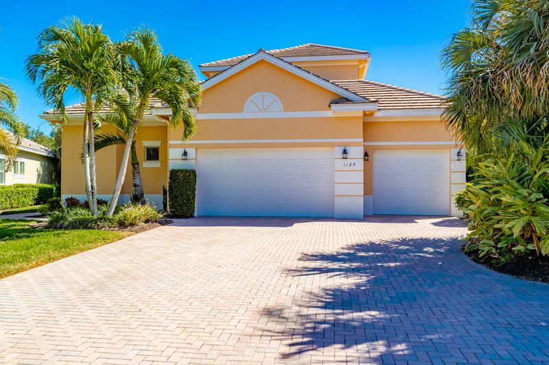 Recently Sold: $949,000 (4 beds, 3 baths, 3454 Square Feet)