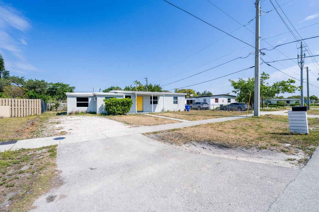 Recently Sold: $320,000 (4 beds, 2 baths, 1240 Square Feet)