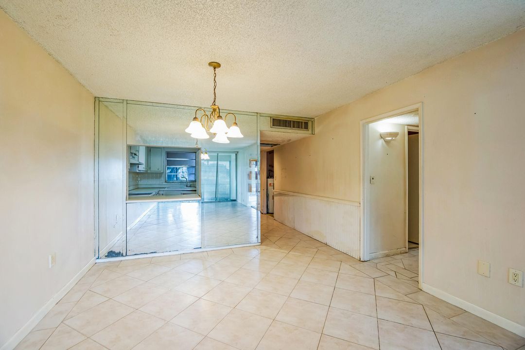 Active With Contract: $149,900 (2 beds, 2 baths, 1000 Square Feet)