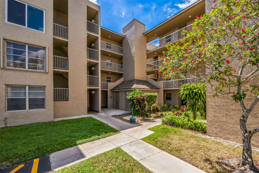 Active With Contract: $149,900 (2 beds, 2 baths, 1000 Square Feet)