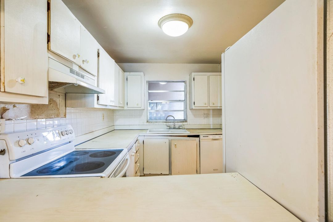Active With Contract: $149,900 (2 beds, 2 baths, 1000 Square Feet)