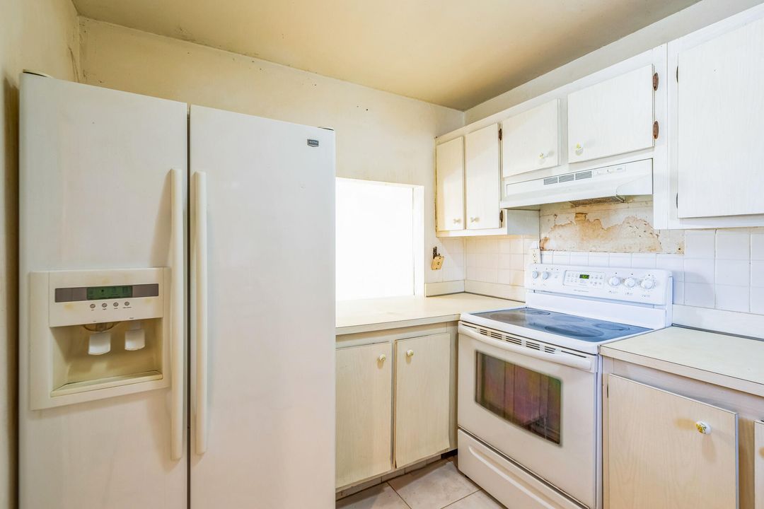 Active With Contract: $149,900 (2 beds, 2 baths, 1000 Square Feet)