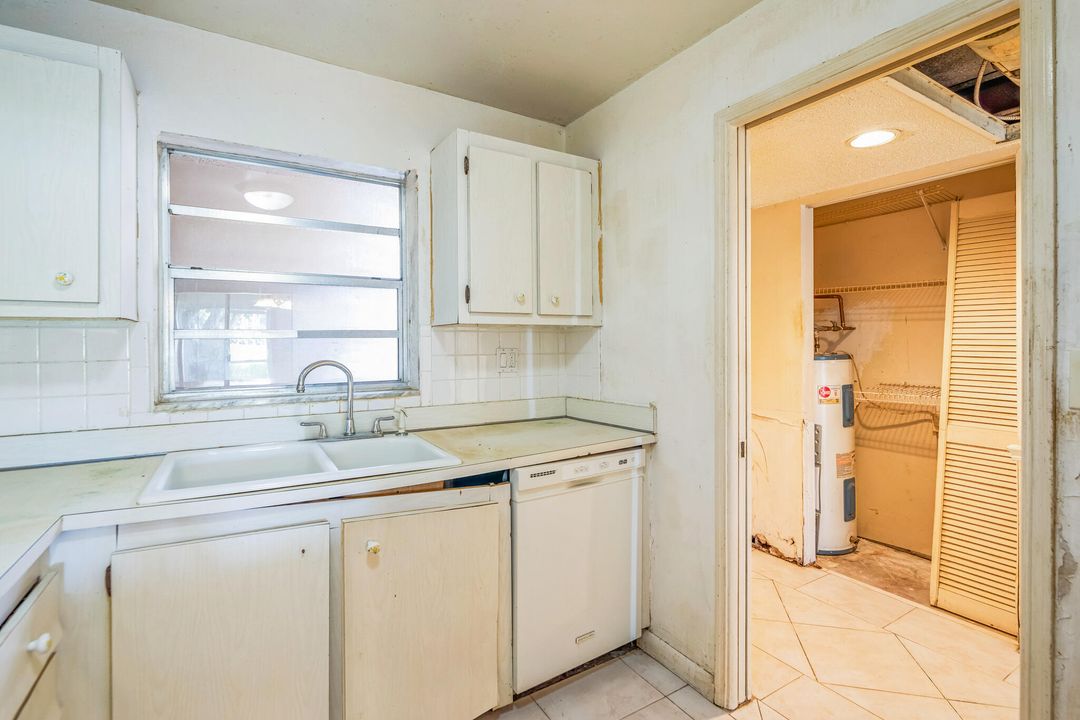 Active With Contract: $149,900 (2 beds, 2 baths, 1000 Square Feet)