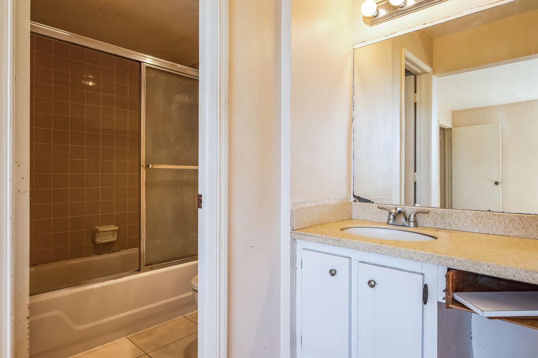 Active With Contract: $149,900 (2 beds, 2 baths, 1000 Square Feet)