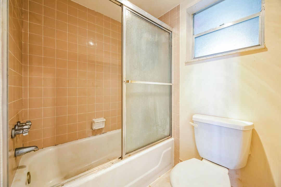 Active With Contract: $149,900 (2 beds, 2 baths, 1000 Square Feet)