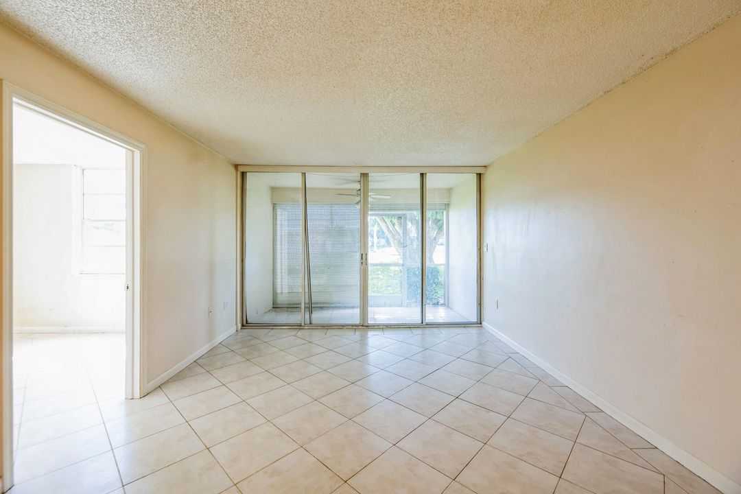 Active With Contract: $149,900 (2 beds, 2 baths, 1000 Square Feet)
