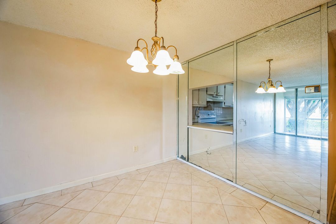 Active With Contract: $149,900 (2 beds, 2 baths, 1000 Square Feet)