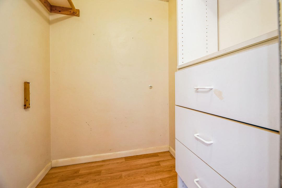 Active With Contract: $149,900 (2 beds, 2 baths, 1000 Square Feet)