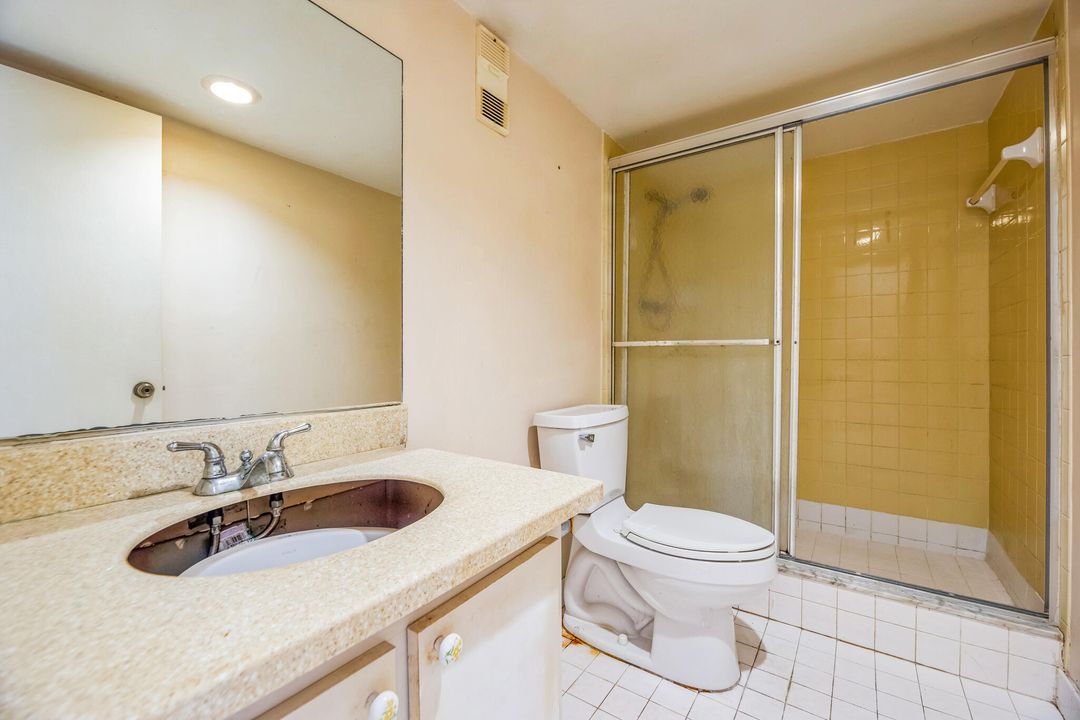Active With Contract: $149,900 (2 beds, 2 baths, 1000 Square Feet)