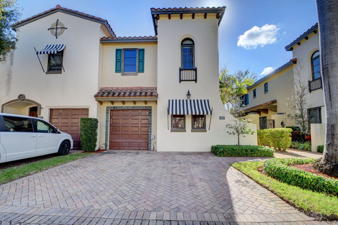 最近售出: $535,000 (3 贝兹, 2 浴室, 1930 平方英尺)