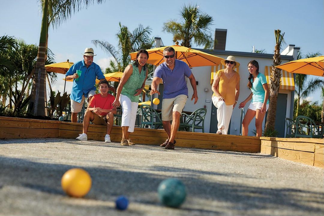 Active With Contract: $435,280 (4 beds, 2 baths, 1786 Square Feet)