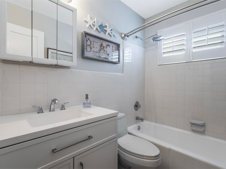 Под контрактом: $219,900 (1 спален, 1 ванн, 678 Квадратных фут)