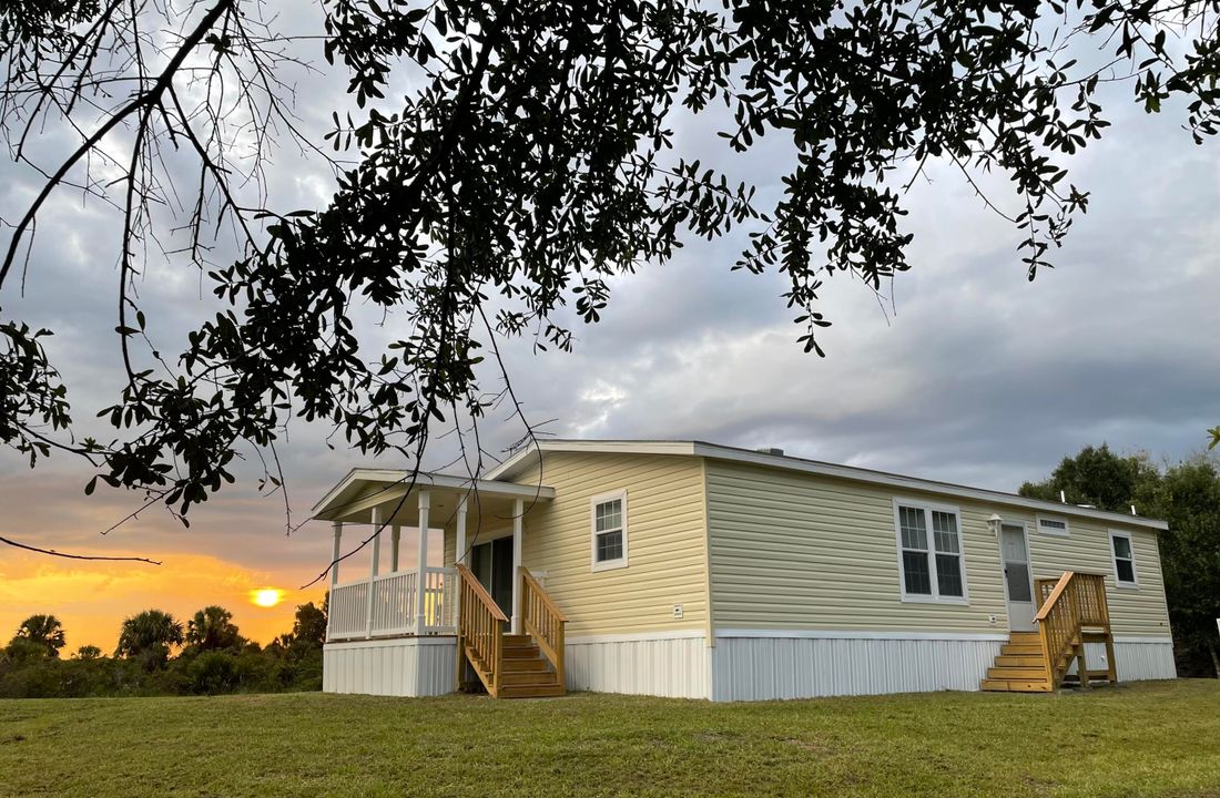 На продажу: $599,000 (2 спален, 2 ванн, 1174 Квадратных фут)