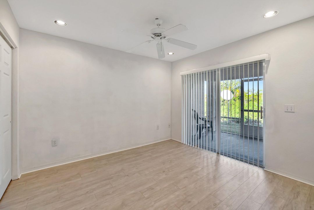 Под контрактом: $212,200 (2 спален, 2 ванн, 1230 Квадратных фут)