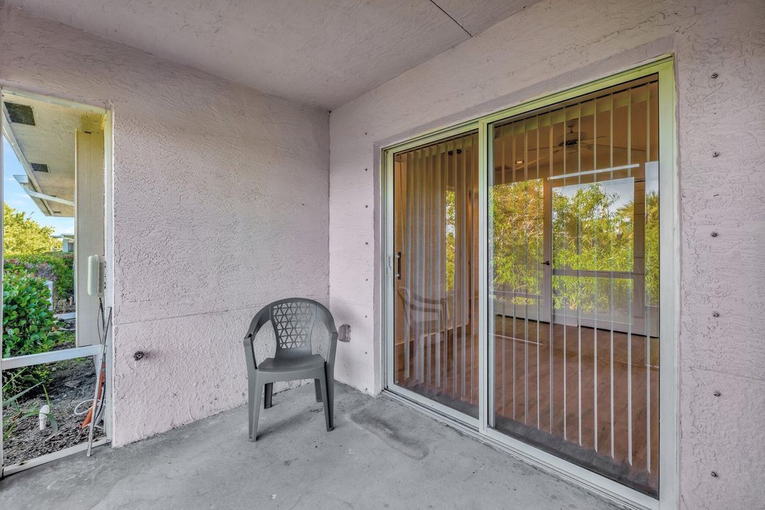 Под контрактом: $212,200 (2 спален, 2 ванн, 1230 Квадратных фут)