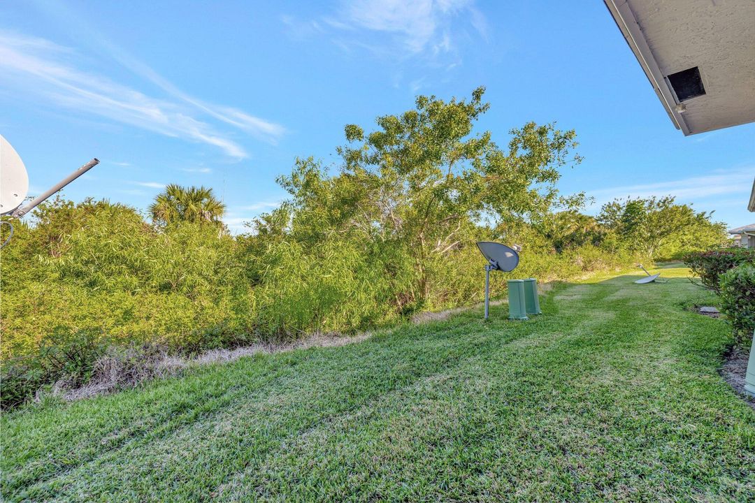 Под контрактом: $212,200 (2 спален, 2 ванн, 1230 Квадратных фут)