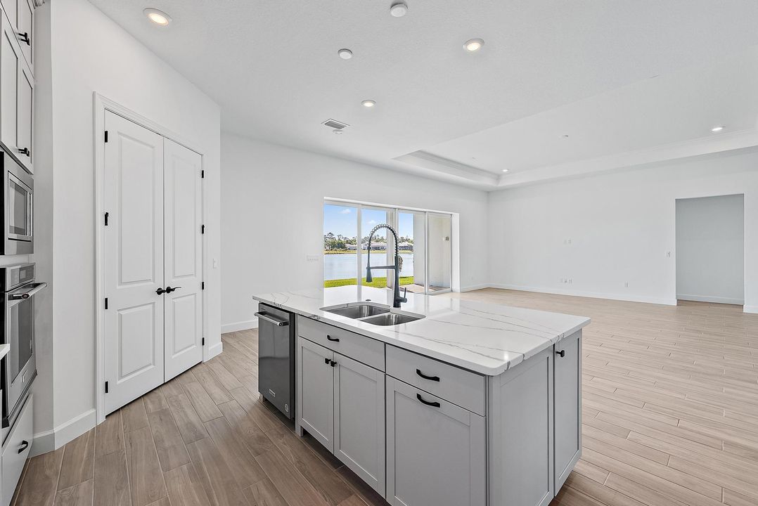 For Sale: $1,099,000 (4 beds, 3 baths, 2951 Square Feet)